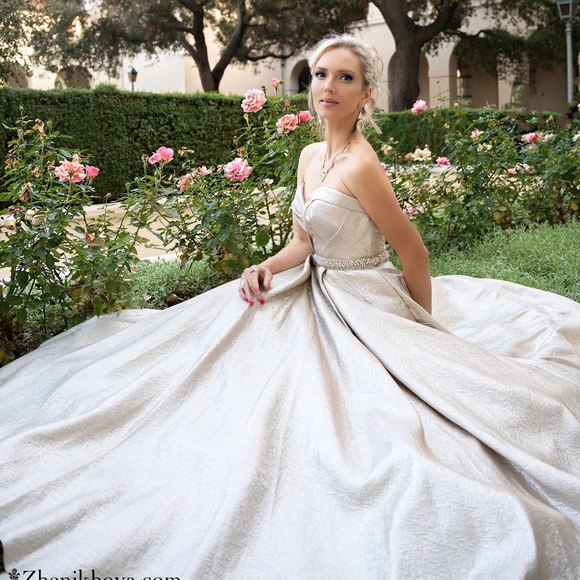 Mac Duggal Wedding Prom Pageant Gown - Picture 2 of 3